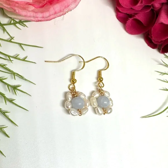 NEW⚜️Raw Aquamarine Freshwater Pearl Flower Charm Earrings - Picture 2 of 6